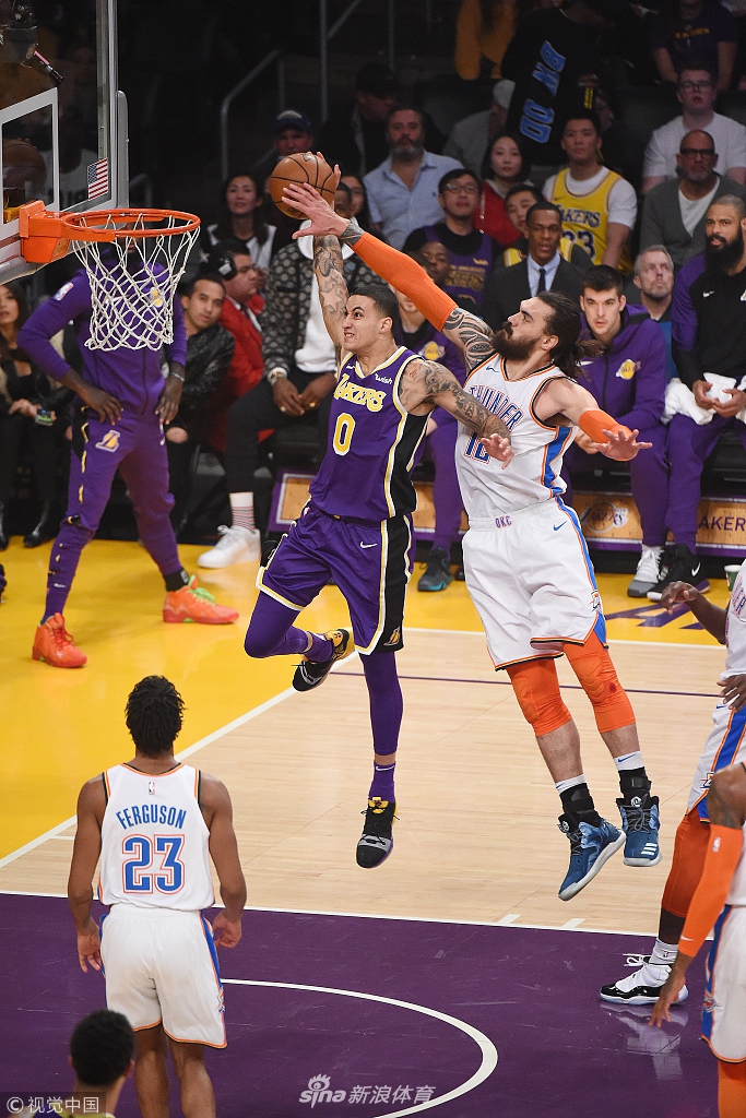 在对方防线 在对方防线