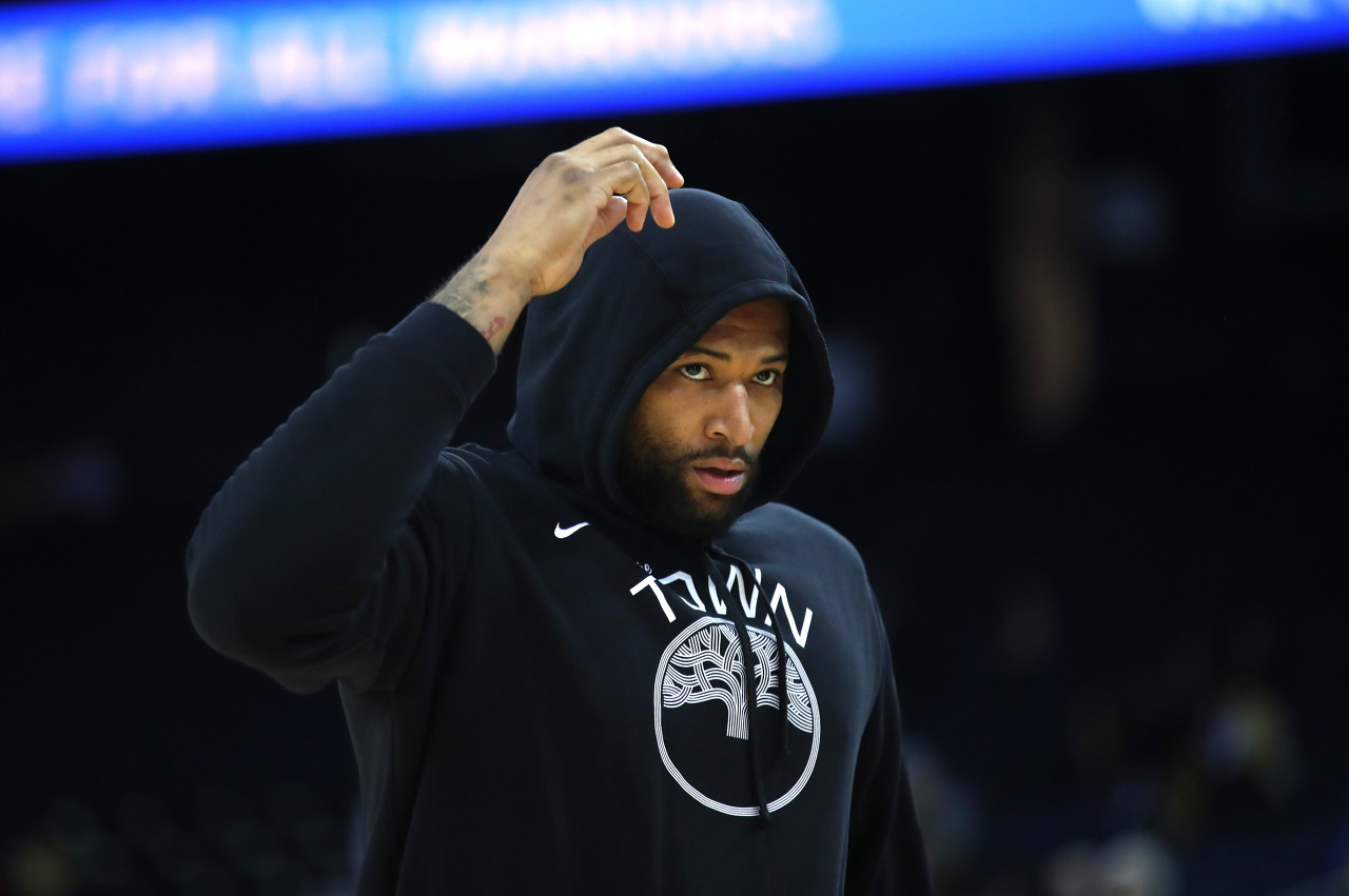 備受鼓舞 備受鼓舞