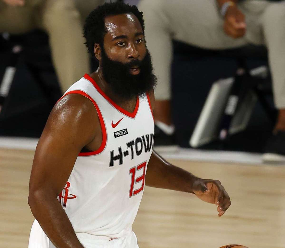 在他完成帽 在他完成帽